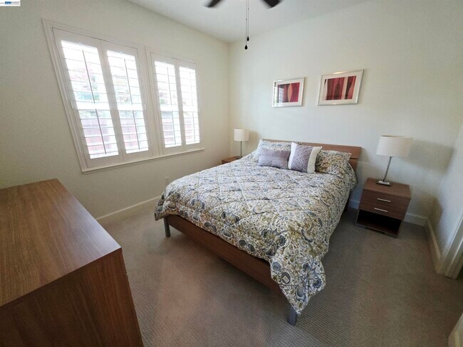 Building Photo - 2488 Remy Cantos Dr