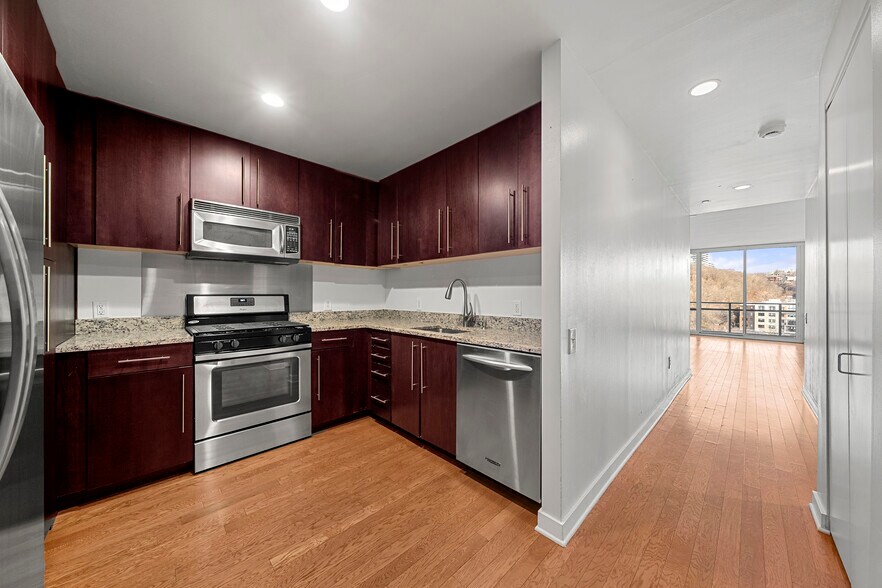 Building Photo - 917 Hudson Park