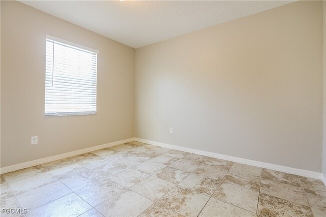 Building Photo - 22225 Seaton Ave