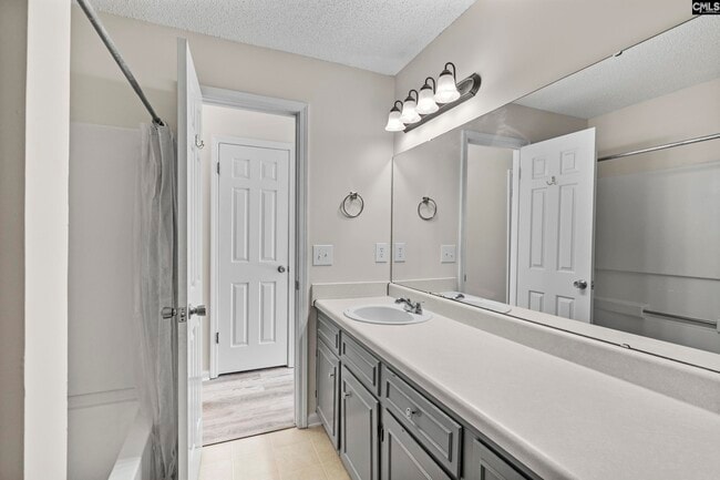 Building Photo - 241 Friarsgate Blvd