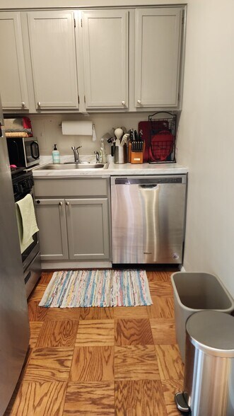 Building Photo - 2800 Wisconsin Ave NW