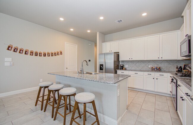 Building Photo - 10442 Eastern Bluestar Dr