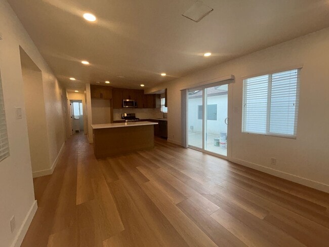 Building Photo - Beautiful newly renovated 3-bedroom, 2-bath home available now in Westminster. Paid Utilities