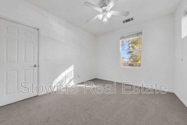 Building Photo - 173 Heligan Ln