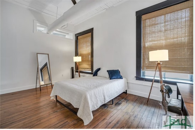 Building Photo - 2 BED | 2 BATH | DOWNTOWN CONDO