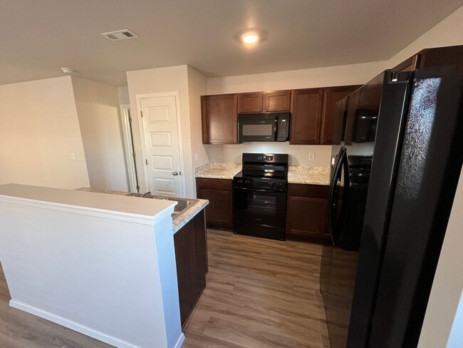 Building Photo - *Pre-leasing* NEWER Three Bedroom | Two Ba...