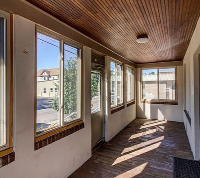 Building Photo - 5 Bedroom 3 bath  House Close to U of M Ca...