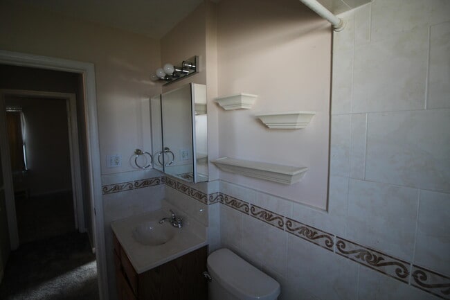 Building Photo - 14383 Mercedes