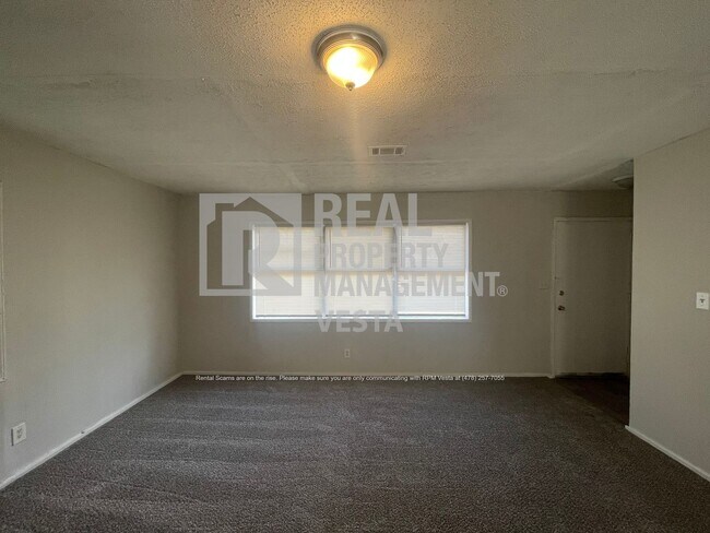 Building Photo - 1586 Hurley Cir