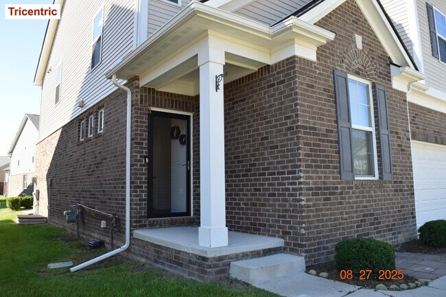 Building Photo - 49577 Shoreline Dr