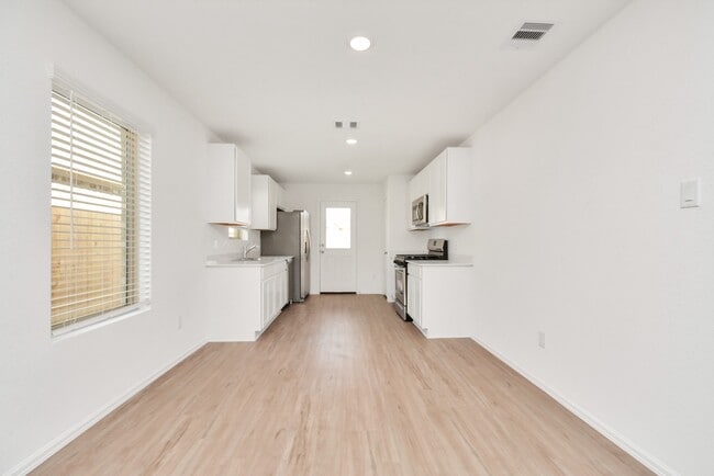 Building Photo - 26726 Paloma Blanca Dr