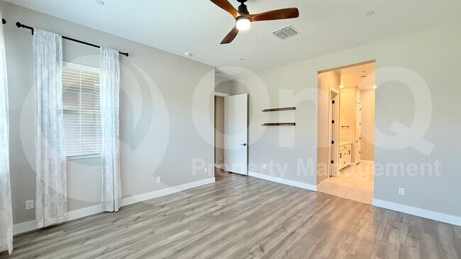 Building Photo - 1906 N 140th Dr