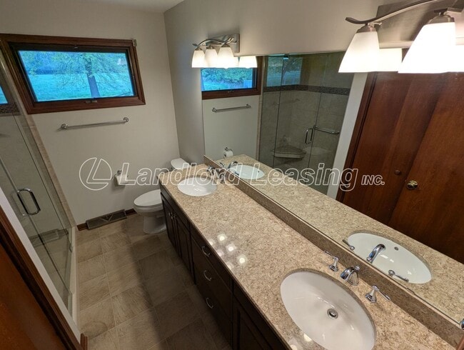 Building Photo - Charming 3-Bedroom Ranch with Spacious Lay...