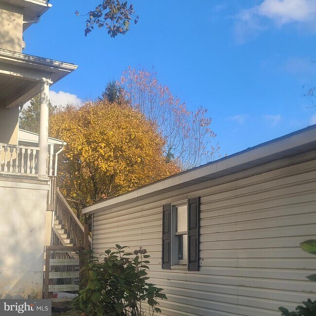 Building Photo - 554 Blackhorse Hl Rd