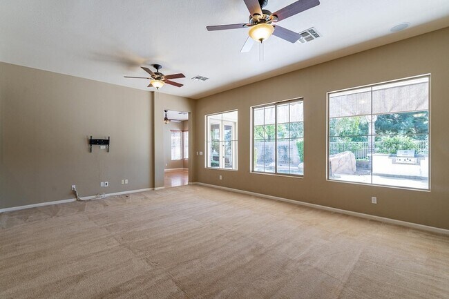 Building Photo - 3423 E Page Ave