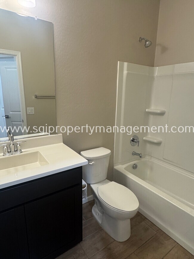 Building Photo - 17322 W Country Club Terrace