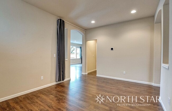 Building Photo - Heritage Crossing Craftsman in Tigard
