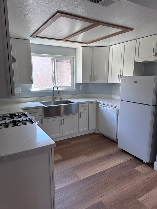 Building Photo - 34 W 7th St