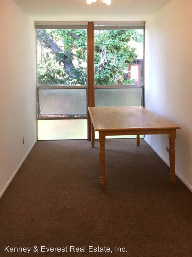 Building Photo - 2 br, 1 bath House - 2701 Ridge Rd #304
