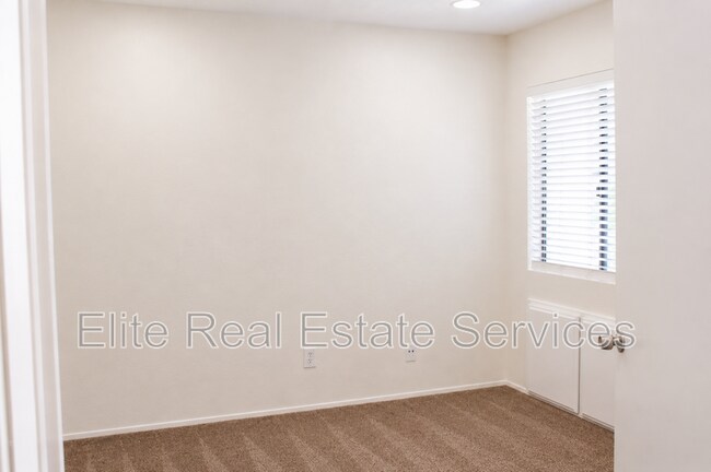 Building Photo - 6757 Friars Rd