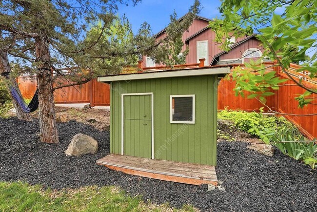 Building Photo - 4 BR Home in SE Bend with Canal Trail Access, Fenced Yard & Greenhouse