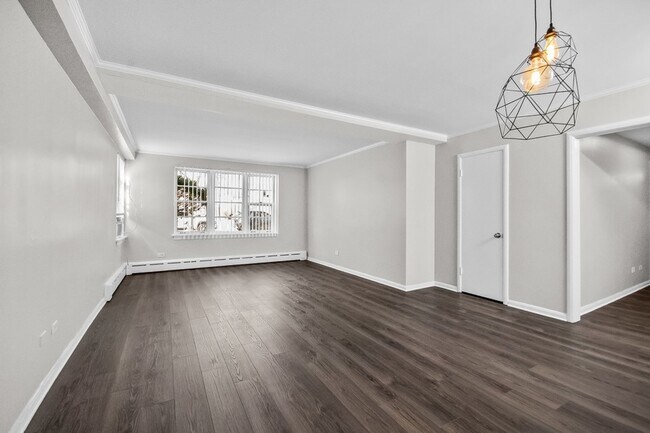 Building Photo - 2230 Central St