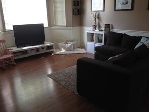 Building Photo - Stylish 3 bed 2.5 bath town home in Provo