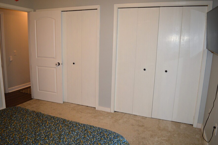 Building Photo - 6205 Adobe Way