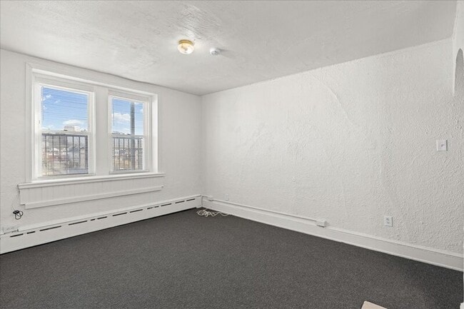 Building Photo - 33 S Iowa Ave