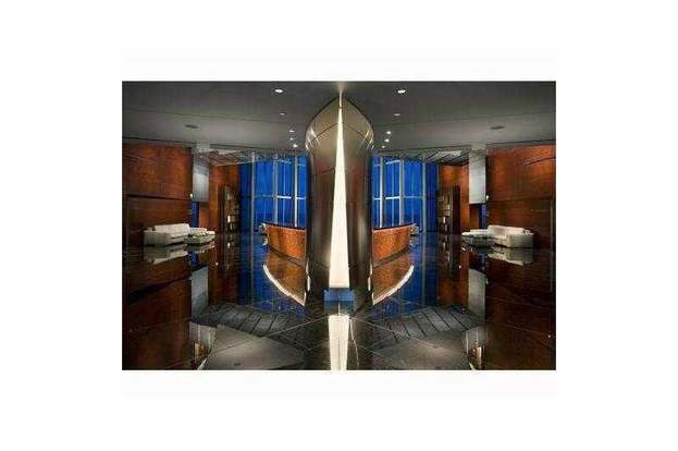 Building Photo - 17001 Collins Ave