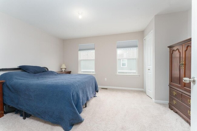 Building Photo - 197 Sean St