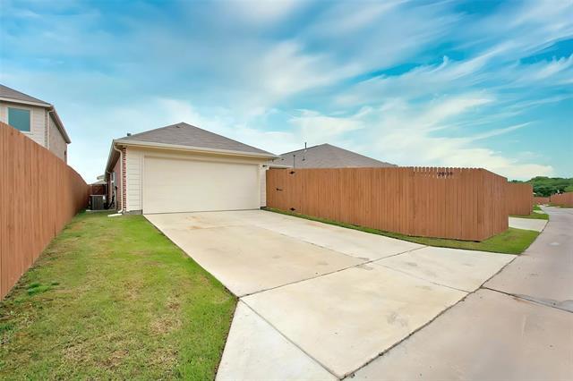 Building Photo - 2925 Meadowlands Dr