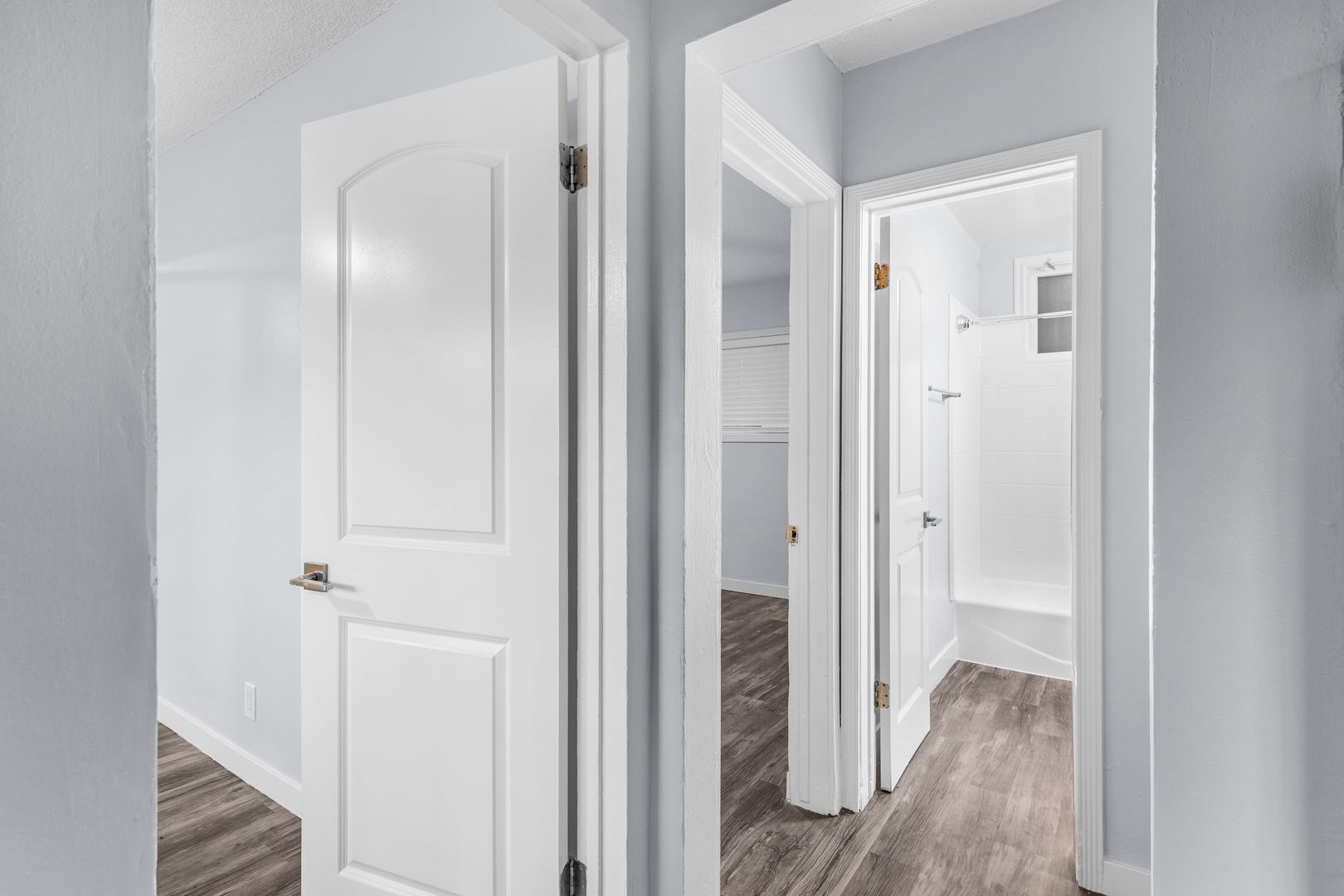 Building Photo - 925 E 19th St