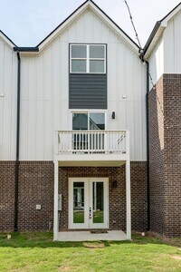 Building Photo - 5680 Sofias Cir