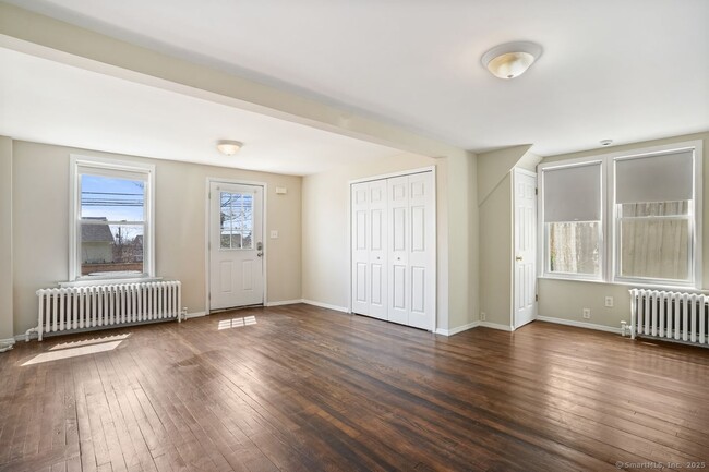 Building Photo - 139 Edgefield Ave
