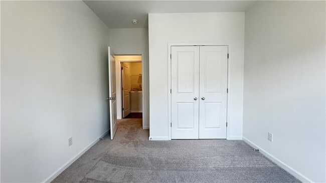 Building Photo - 104 Holt Ln