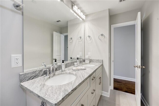 Building Photo - 2997 Whispering Hills Ct