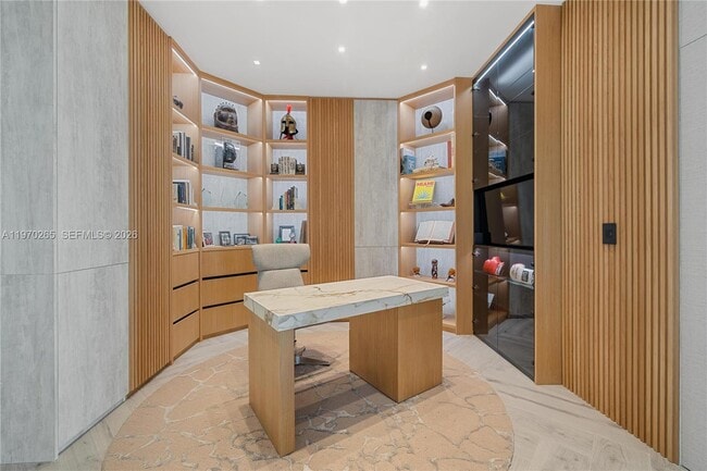 Building Photo - 1331 Brickell Bay Dr