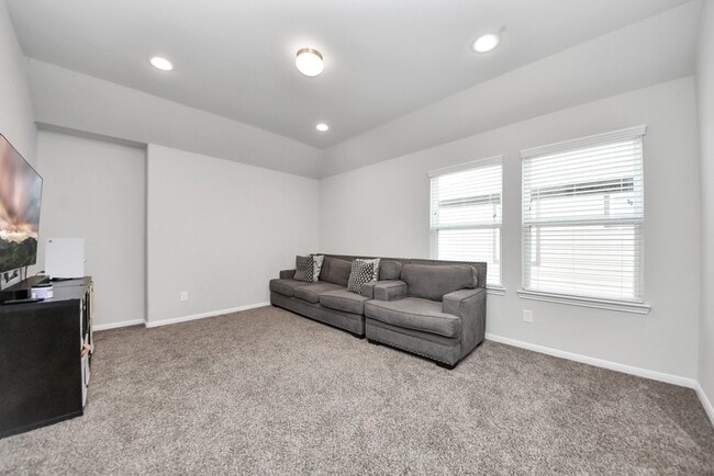 Building Photo - 8819 Cabin Loft Ln