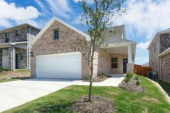 Building Photo - 512 Ezra Ln