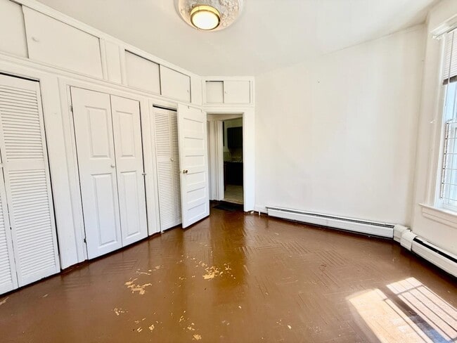 Building Photo - 183 Fairview Ave