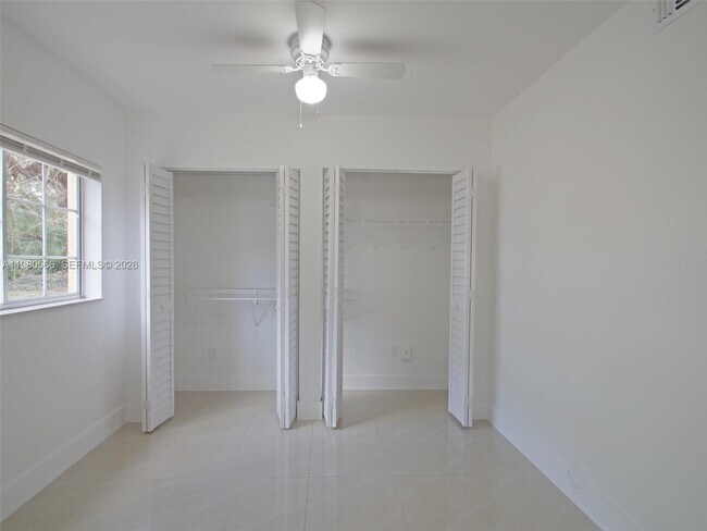 Building Photo - 3680 N 56th Ave