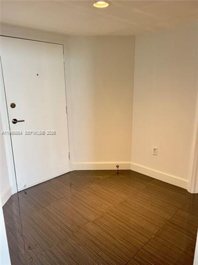 Building Photo - 1330 West Ave