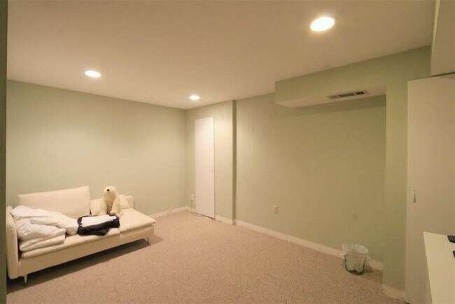 Building Photo - 86 Winter St