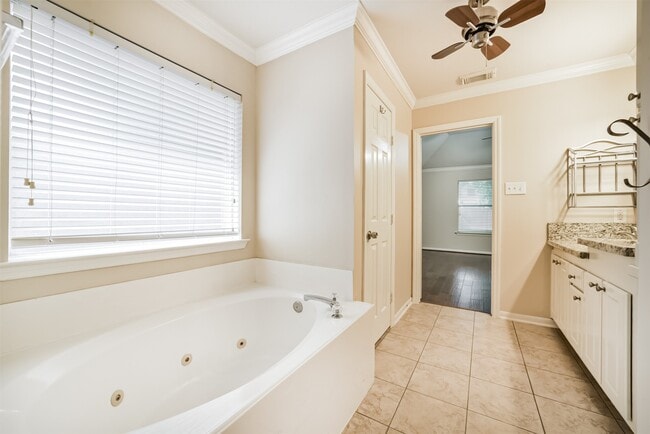 Building Photo - 2411 Misty Falls Ct