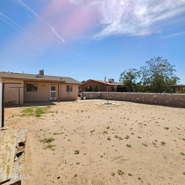 Building Photo - 3567 E Glen Dr