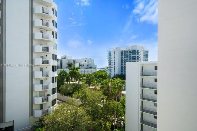 Building Photo - 1340 Lincoln Rd