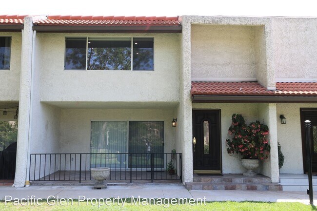 Building Photo - 3 br, 2.5 bath House - 7903 Via Magdalena