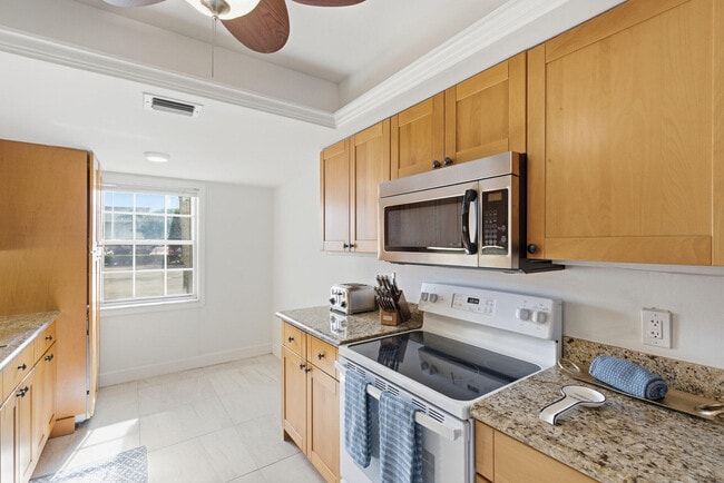 Building Photo - 1050 Sugar Sands Blvd