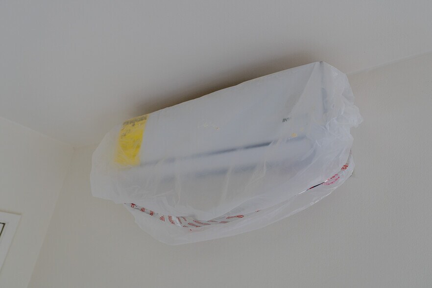 Building Photo - 10043 Haines Canyon Ave